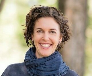 Natasha Lindros headshot