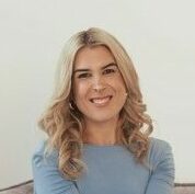 Lexi Crouch headshot